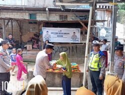 Polsek Batu Ampar Salurkan 40 Paket Beras untuk Warga Ruli bawah Kampung Seraya