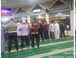 Personel Polsek Lubuk Baja Laksanakan Sholat Subuh Keliling di Masjid Al Hikmah