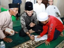 Buka Puasa dan Tarawih Bersama Warga Sambau, Amsakar Ajak Isi Ramadan dengan Ibadah Bermakna