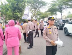 Polsek Seberang Ulu I Berbagi Takjil, Wujud Kepedulian Polri di Bulan Ramadan