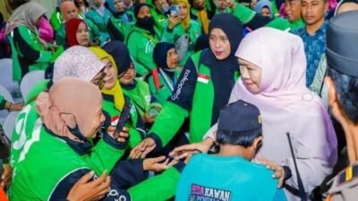 Gubernur Khofifah Lebaran Bareng di Rumah Bersama Ratusan Driver Ojol