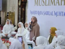 Silaturahmi Idulfitri, Ketua TP PKK Kalsel Hadiri Kajian Muslimah di Sabilal Muhtadin