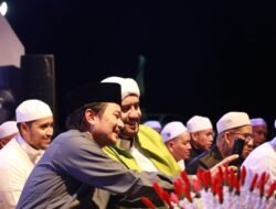 Ribuan Jemaah Bersholawat, Wagub Kalsel dan Habib Syech Sambut 1 Muharam 1448 H Di Asam Asam