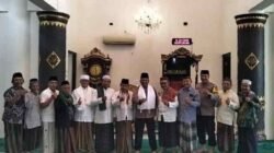 Kapolsek Sawahan Kompol Muljono Khutbah Jumat di Masjid Tanbihul Ghafilin
