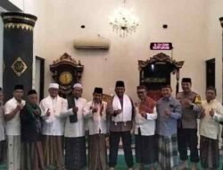 Kapolsek Sawahan Kompol Muljono Khutbah Jumat di Masjid Tanbihul Ghafilin