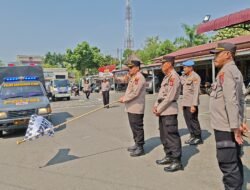 Polres Banjarbaru Salurkan 14 Ribu Liter Air Bersih Gratis untuk Warga Sungai Ulin