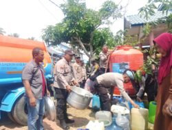 Air Bersih Jadi Kebutuhan Mendesak, Polsek Beruntung Baru Salurkan Bantuan ke Warga Halayung Dan Rumpiang