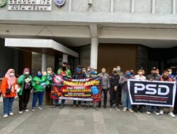 Antisipasi ISPA, Persatuan Soladaritas Driver (PSD) Medan berbagi masker ke masyarakat 