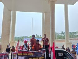 Gelar Aksi Damai Di Halaman Kantor Bupati Kotabaru, ARUN Pertanyakan Kelanjutan Goa Lowo Dan Permasalahan Agraria Yang Lain